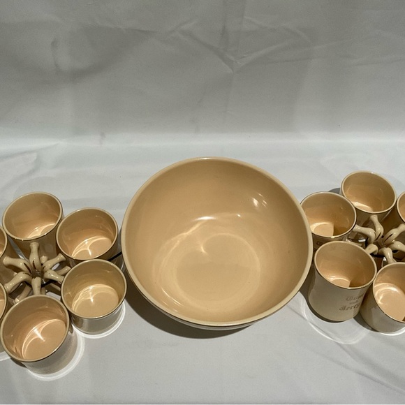 Vintage Tom and Jerry Punch Bowl Set with 12 Cups - Picture 3 of 4